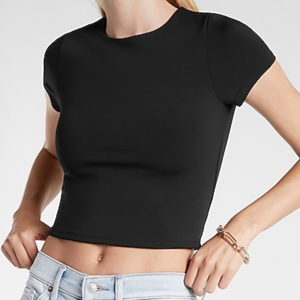 Express Body Contour Shirt - M